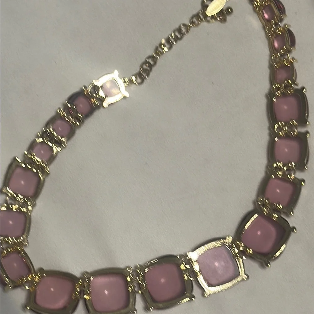 Elegant Pink and Gold Necklace with Iridescent Beads - Picture 3 of 3